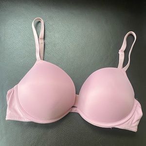 PINK Victoria’s Secret Wear Everywhere Super Push Up Bra 32C